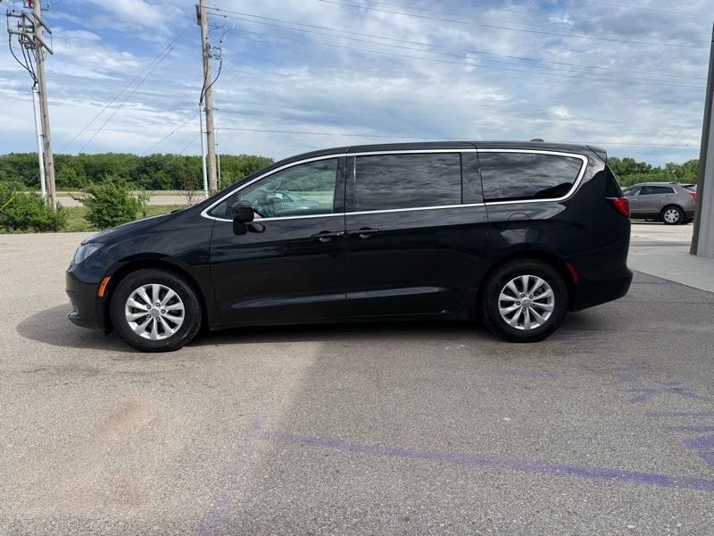 Chrysler Pacifica Touring 2017