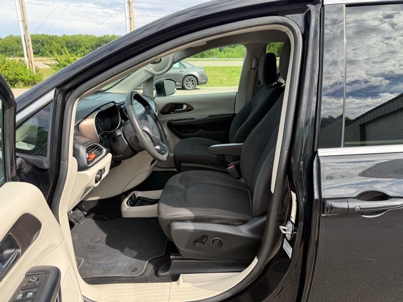 Chrysler Pacifica Touring 2017