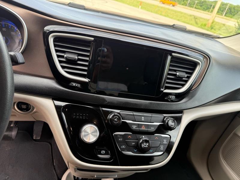 Chrysler Pacifica Touring 2017
