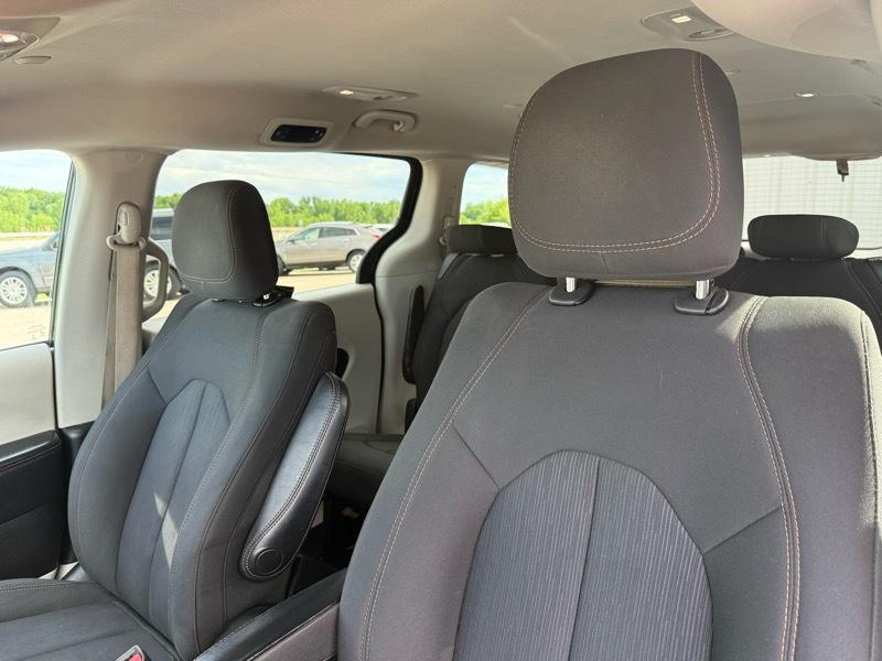 Chrysler Pacifica Touring 2017