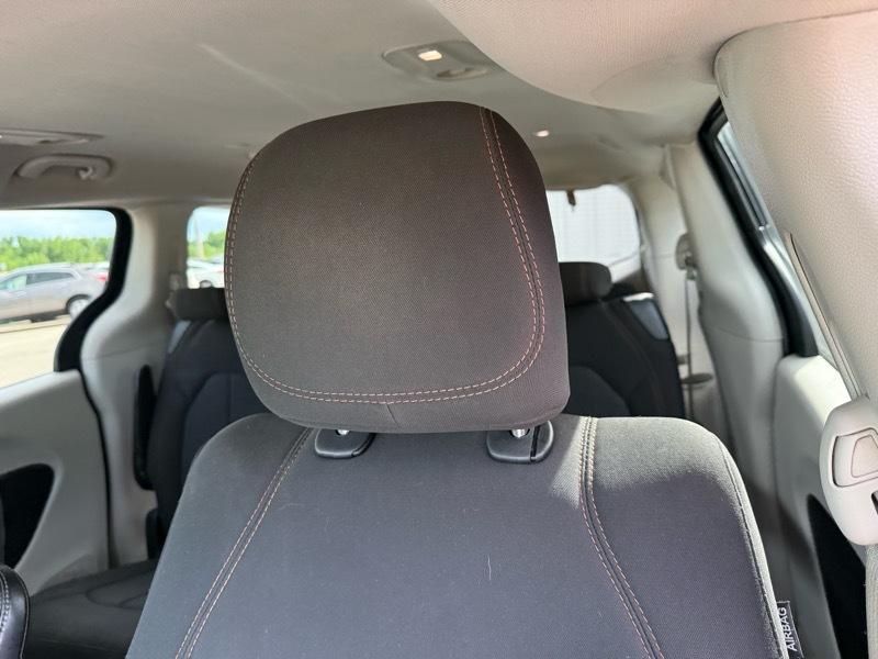 Chrysler Pacifica Touring 2017