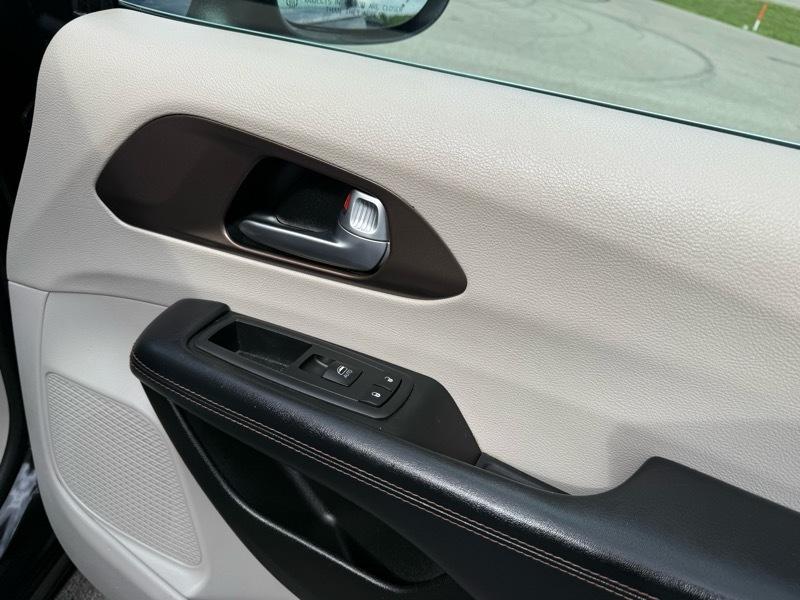 Chrysler Pacifica Touring 2017