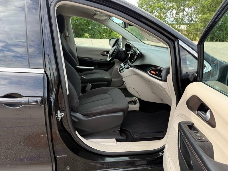 Chrysler Pacifica Touring 2017