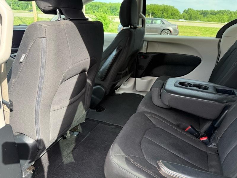 Chrysler Pacifica Touring 2017