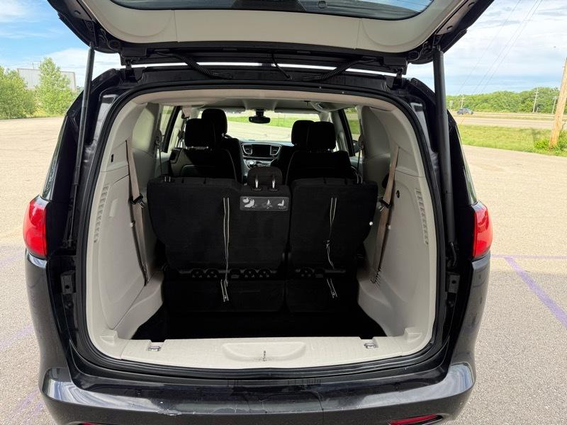 Chrysler Pacifica Touring 2017