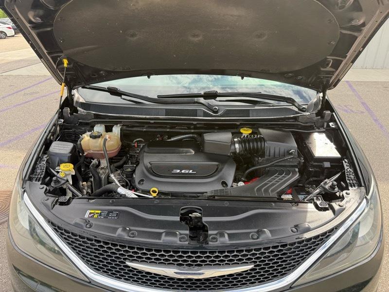 Chrysler Pacifica Touring 2017