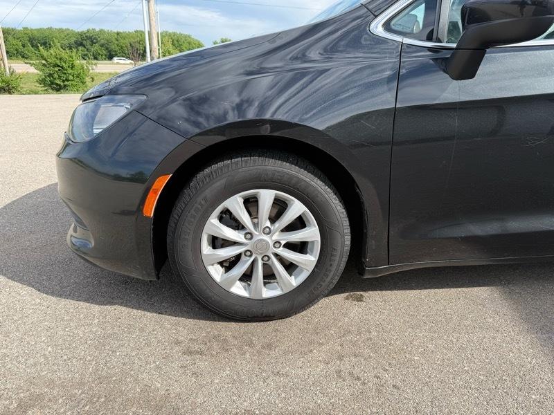 Chrysler Pacifica Touring 2017