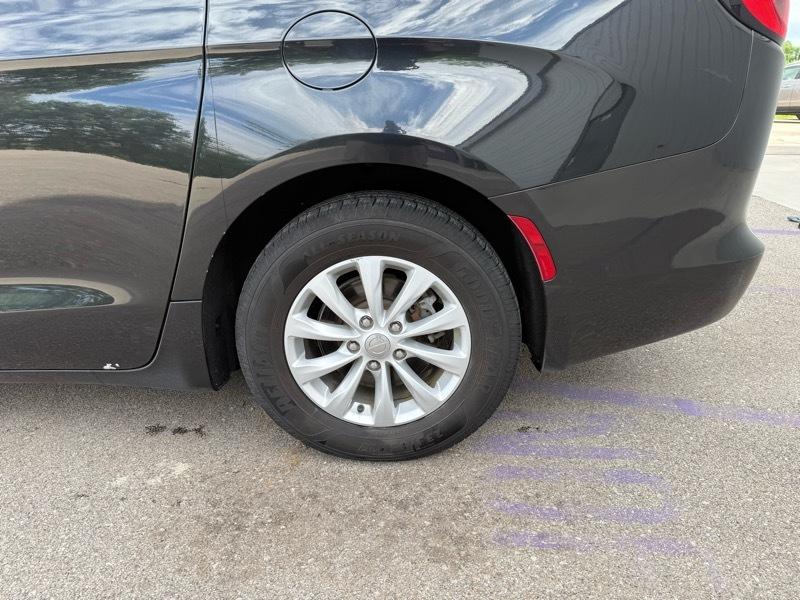 Chrysler Pacifica Touring 2017