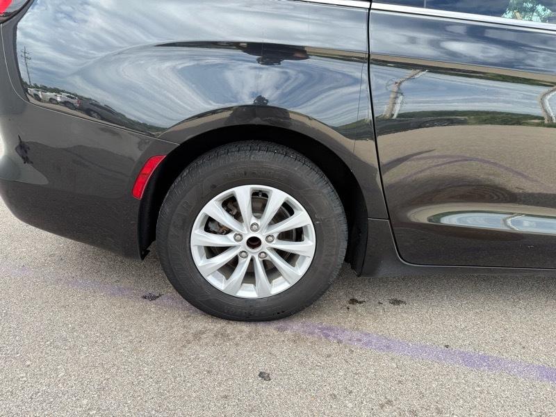 Chrysler Pacifica Touring 2017