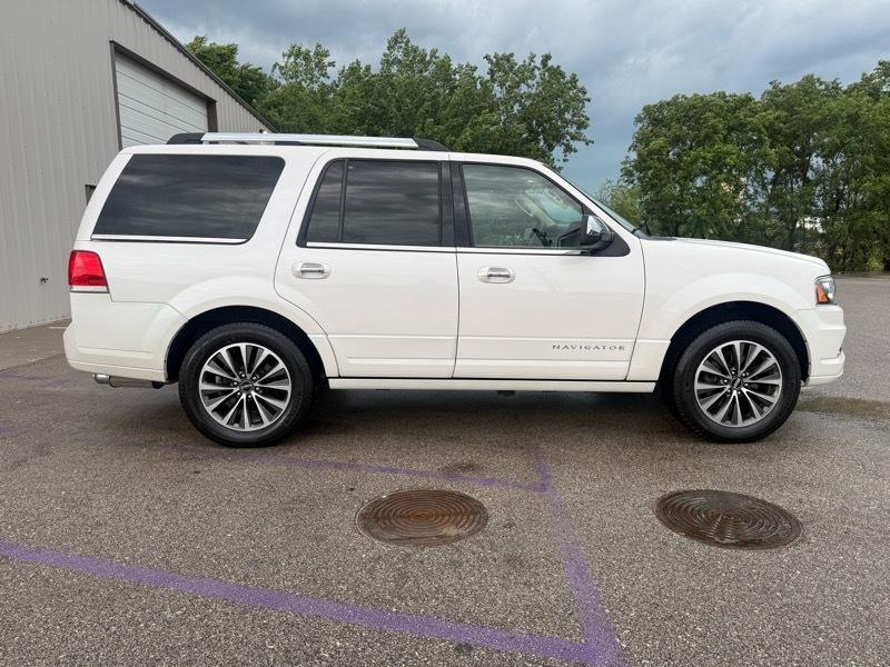 Lincoln Navigator Select 4WD 2016