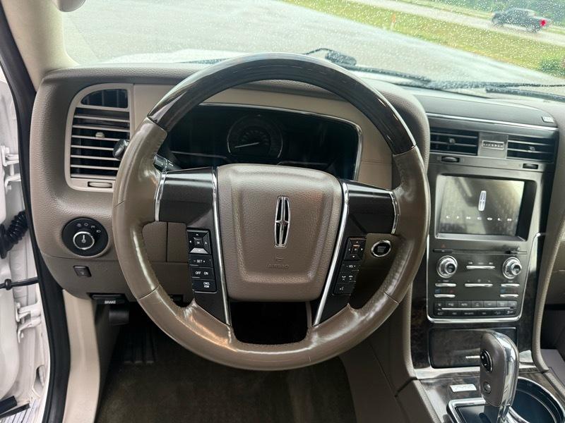 Lincoln Navigator Select 4WD 2016