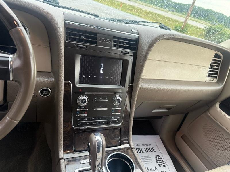 Lincoln Navigator Select 4WD 2016