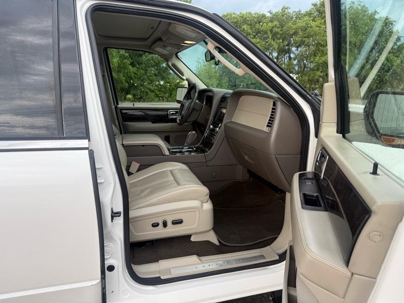 Lincoln Navigator Select 4WD 2016
