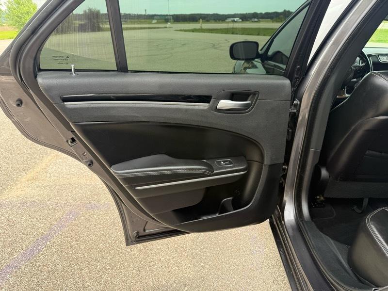 Chrysler 300 S V6 RWD 2019
