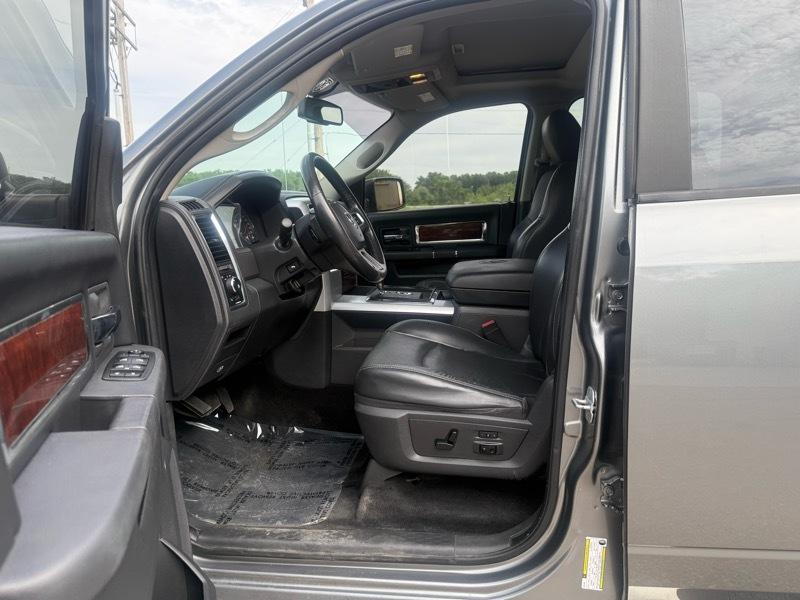 RAM 1500 2WD Crew Cab 149" Laramie 2010