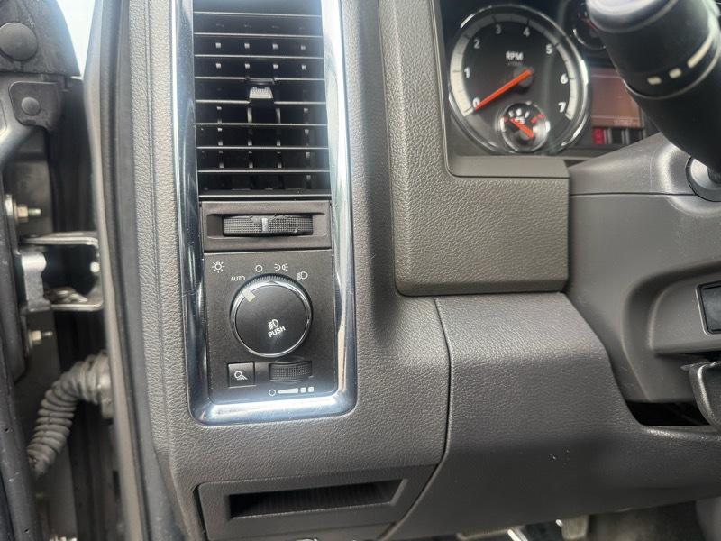 RAM 1500 2WD Crew Cab 149" Laramie 2010