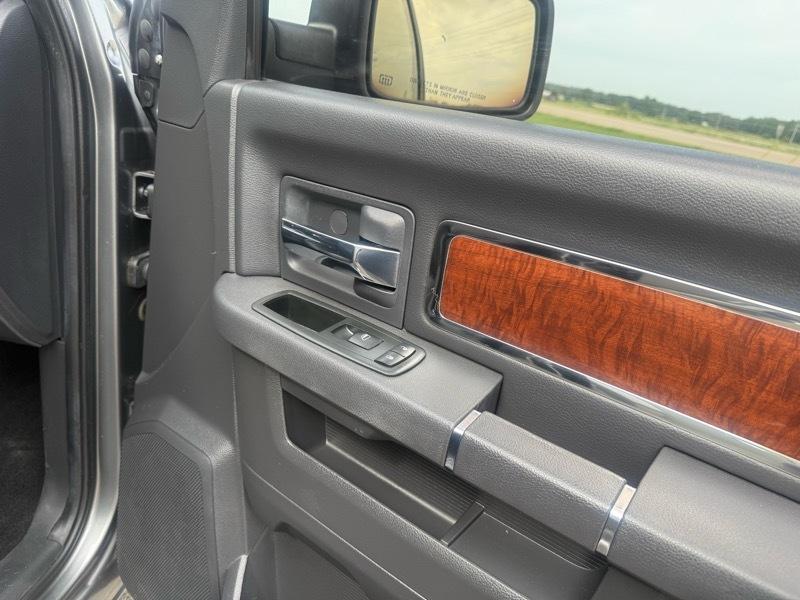 RAM 1500 2WD Crew Cab 149" Laramie 2010