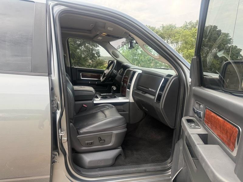 RAM 1500 2WD Crew Cab 149" Laramie 2010