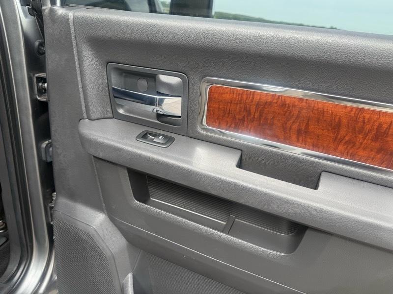 RAM 1500 2WD Crew Cab 149" Laramie 2010