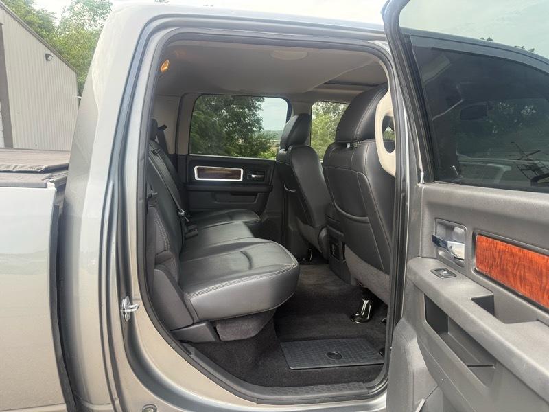 RAM 1500 2WD Crew Cab 149" Laramie 2010