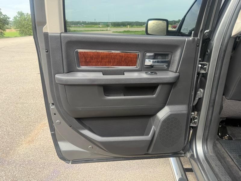 RAM 1500 2WD Crew Cab 149" Laramie 2010