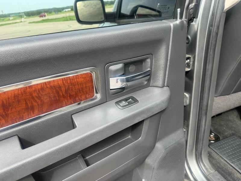 RAM 1500 2WD Crew Cab 149" Laramie 2010