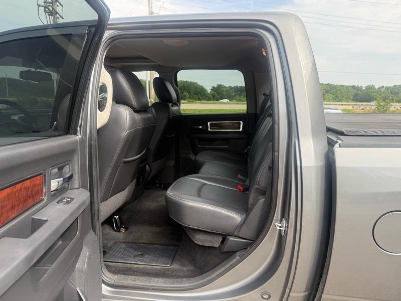 RAM 1500 2WD Crew Cab 149" Laramie 2010