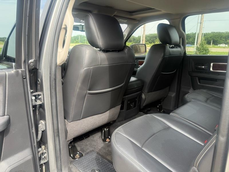RAM 1500 2WD Crew Cab 149" Laramie 2010