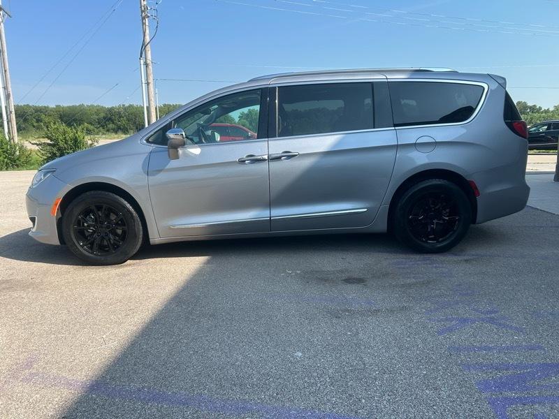 Chrysler Pacifica Limited 2020