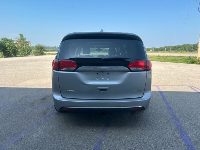 Chrysler Pacifica Limited 2020