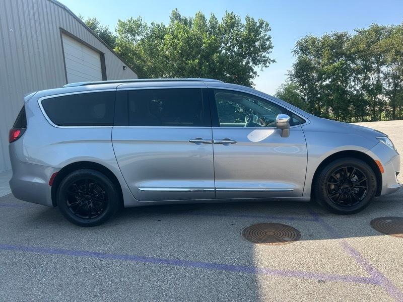 Chrysler Pacifica Limited 2020