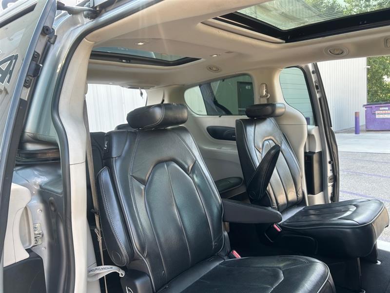 Chrysler Pacifica Limited 2020