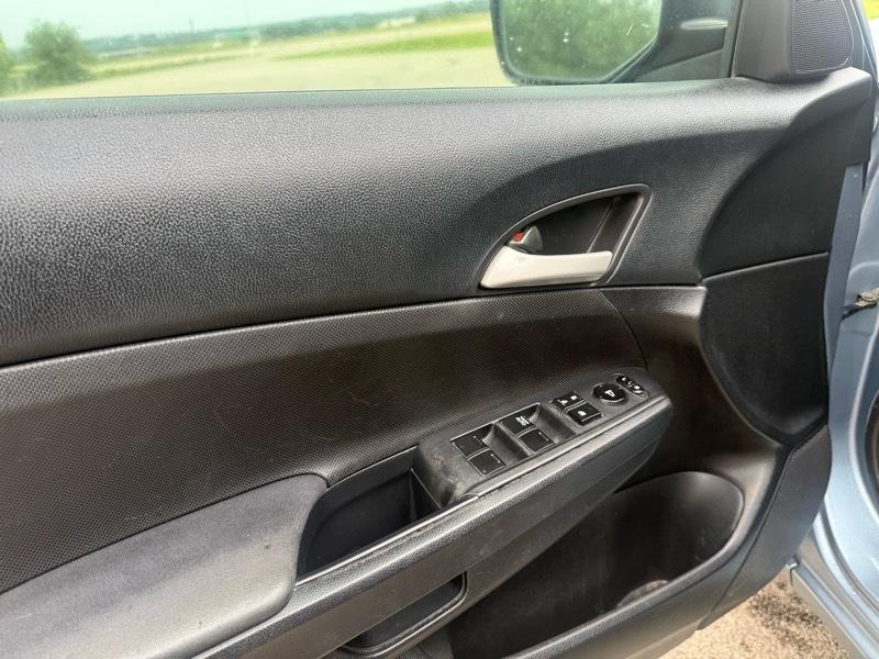 Honda Accord LX sedan AT 2011
