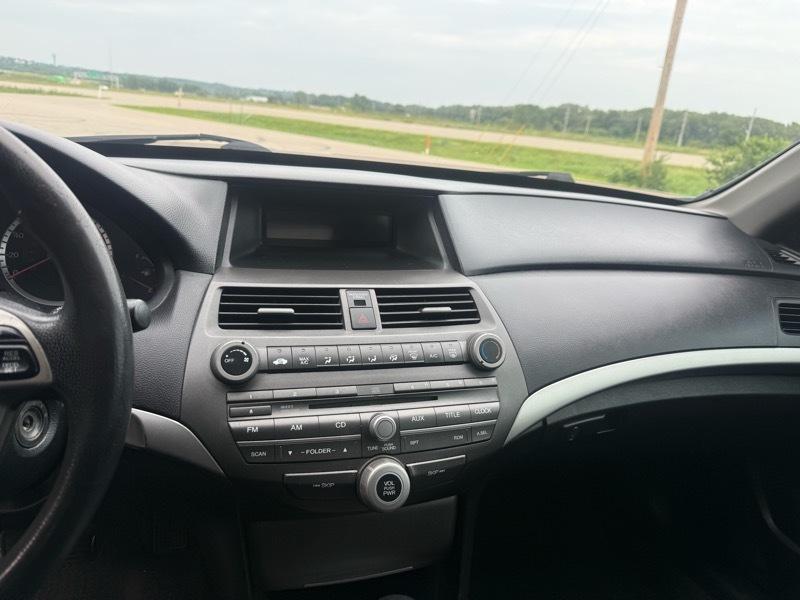 Honda Accord LX sedan AT 2011