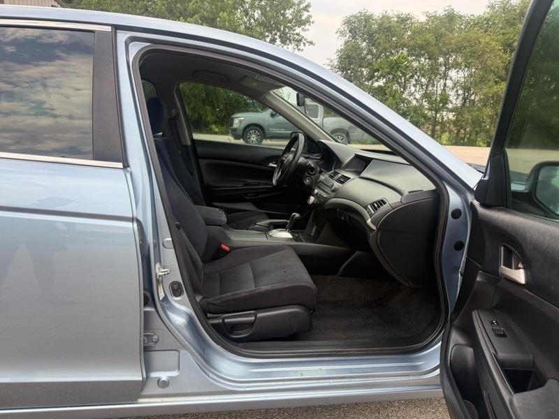 Honda Accord LX sedan AT 2011