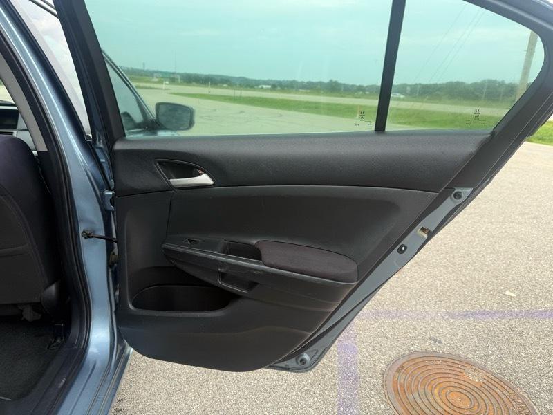 Honda Accord LX sedan AT 2011