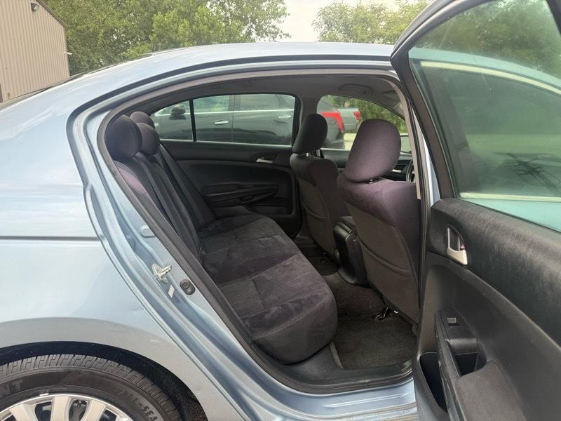 Honda Accord LX sedan AT 2011