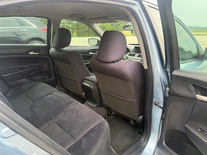 Honda Accord LX sedan AT 2011