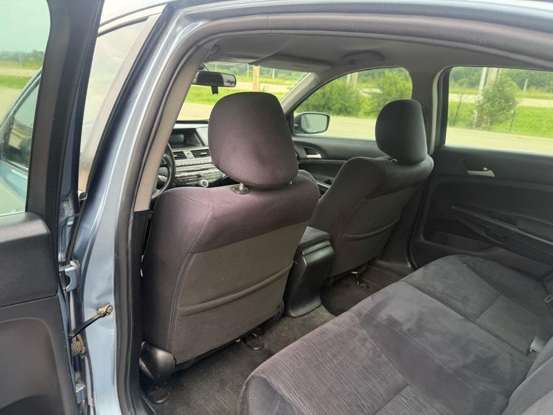 Honda Accord LX sedan AT 2011