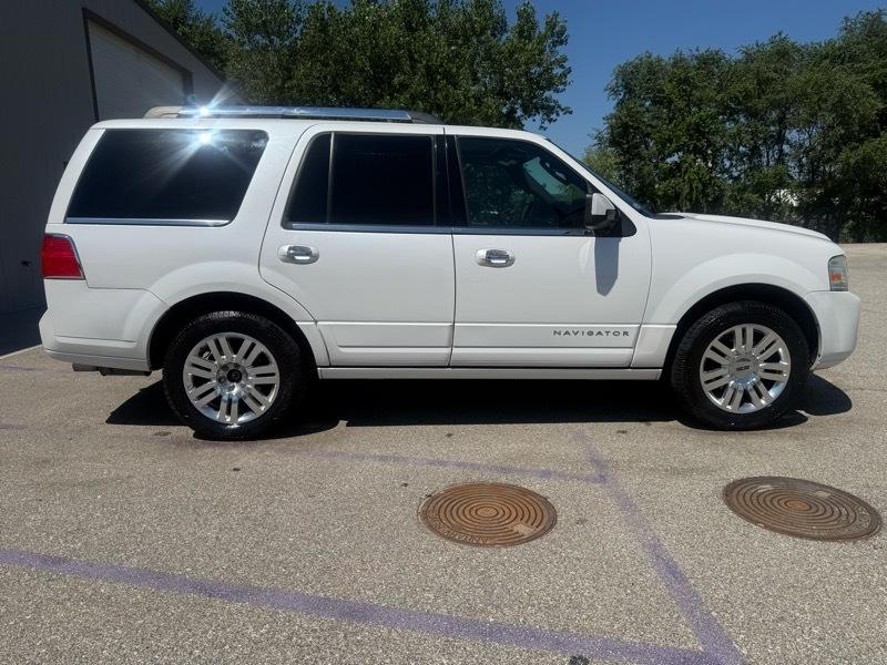 Lincoln Navigator 4WD 2011