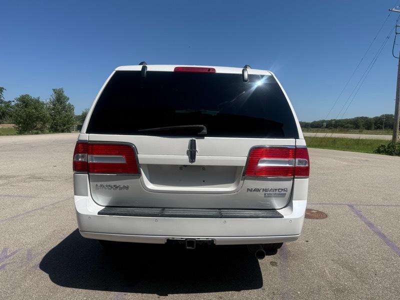 Lincoln Navigator 4WD 2011