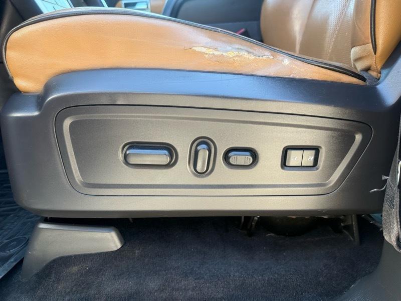 Lincoln Navigator 4WD 2011