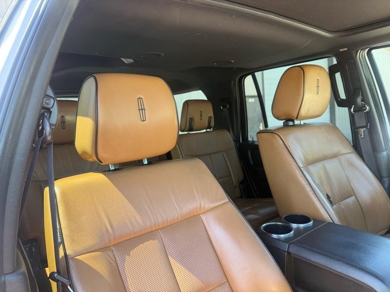Lincoln Navigator 4WD 2011