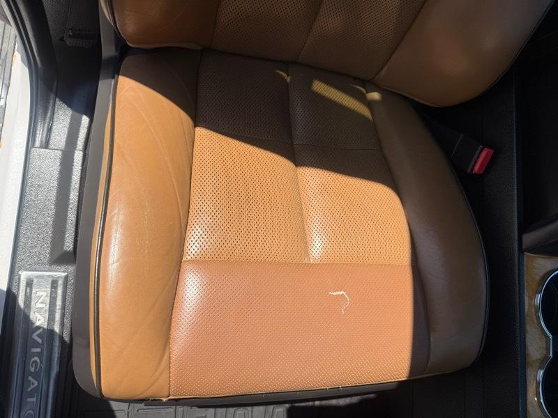 Lincoln Navigator 4WD 2011