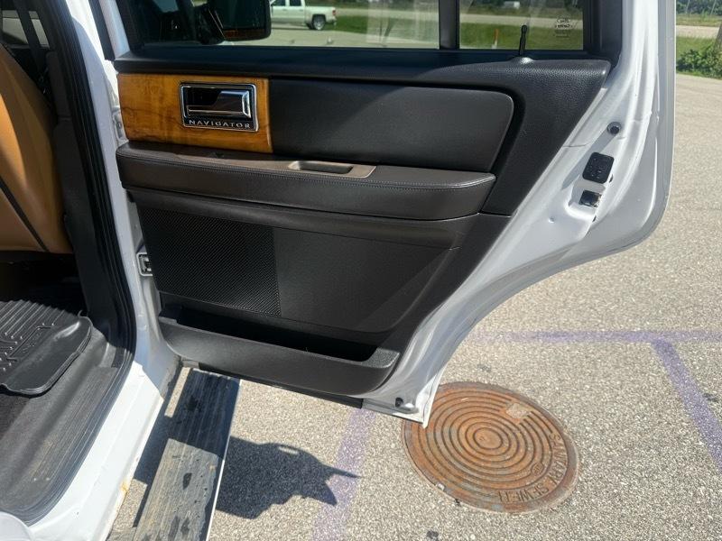 Lincoln Navigator 4WD 2011