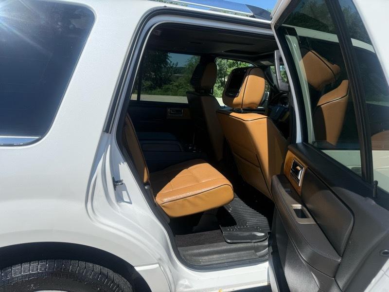 Lincoln Navigator 4WD 2011