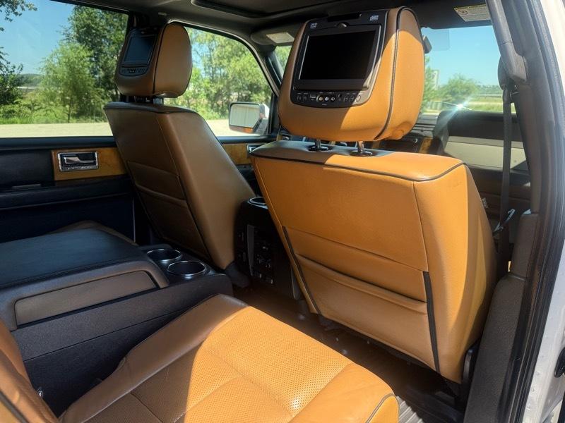 Lincoln Navigator 4WD 2011