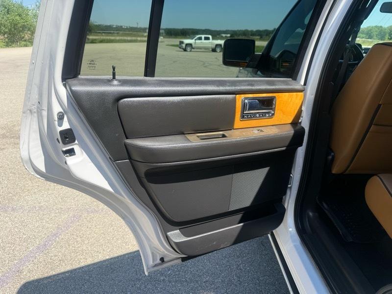 Lincoln Navigator 4WD 2011