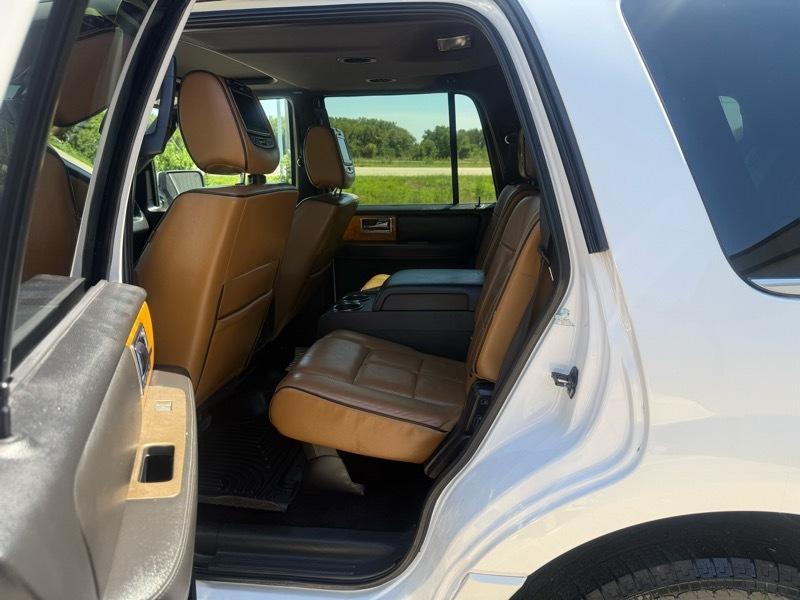 Lincoln Navigator 4WD 2011