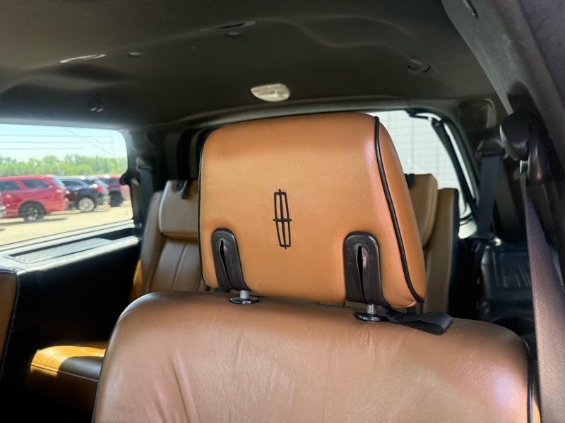 Lincoln Navigator 4WD 2011